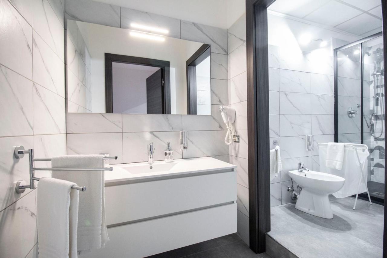 Royal Playa Suite And Apartament -Private Parking- Self Chek Out Катания Экстерьер фото