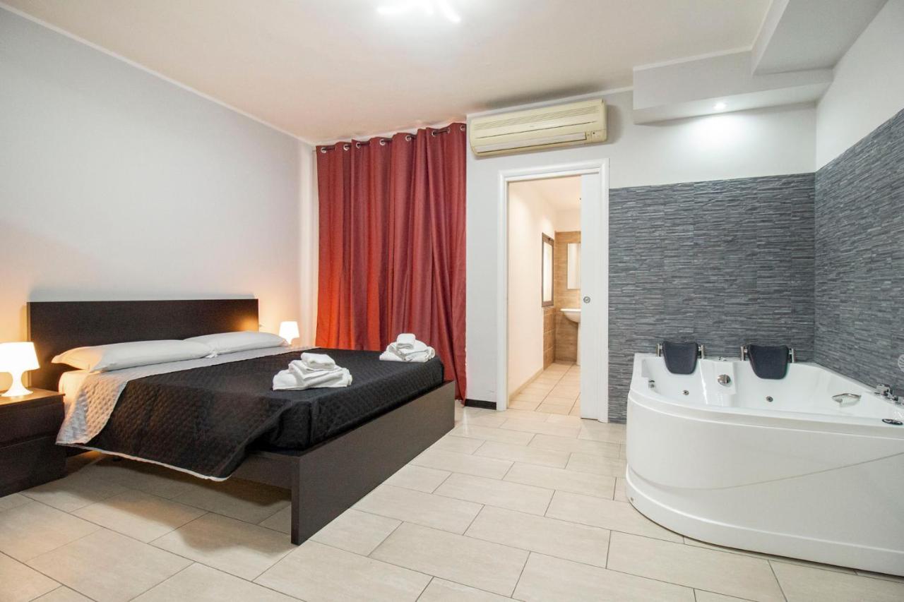 Royal Playa Suite And Apartament -Private Parking- Self Chek Out Катания Экстерьер фото